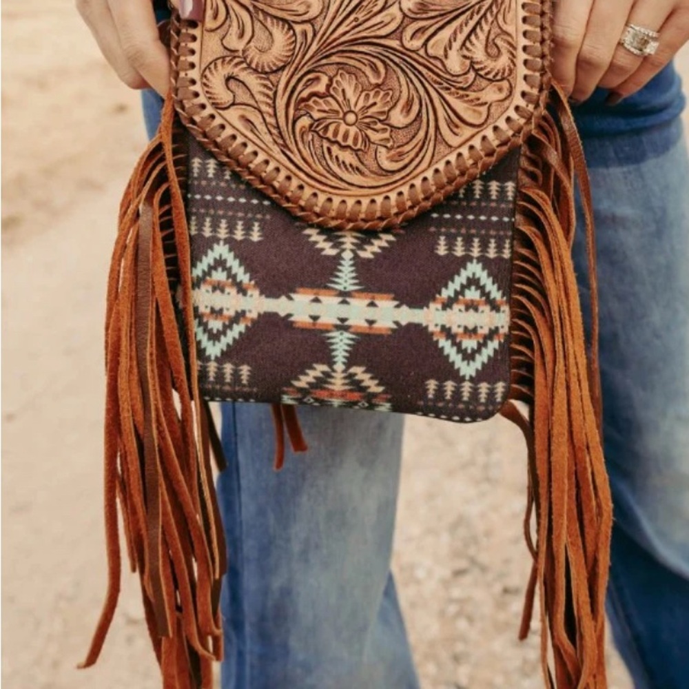 Nita Lake Crossbody Bag